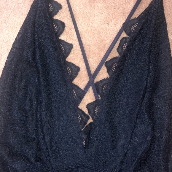 Women’s Gianni Bini Navy Lace Bodysuit NWT - Picture 3 of 6